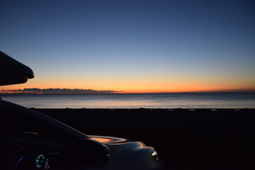 夜明け前の海岸