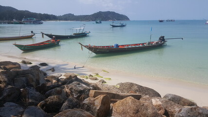 Obraz premium Chaloklum Beach Longtail Boat