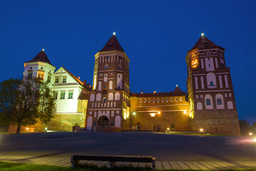 Fototapeta na wymiar Evening at the Mir Castle. Mir, Belarus