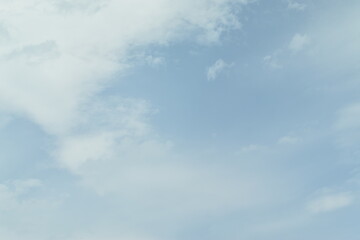 六月の空
