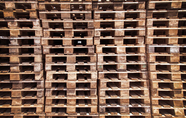 empty wooden pallets in the warehouse.