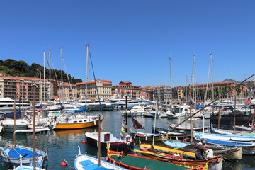 Le port de plaisance de Nice le long de la mer méditerranée, nommé port Lympia, ville de Nice,...