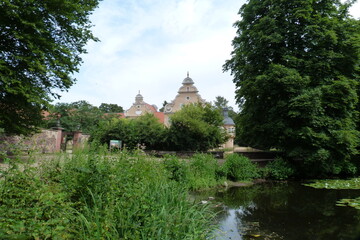 Jagdschloss Kranichstein in Darmstadt und Teich