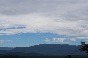 beautiful scenery : sky, clouds and mountains