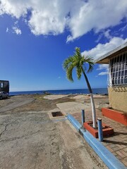 Erster Blick aufs blaue Meer 