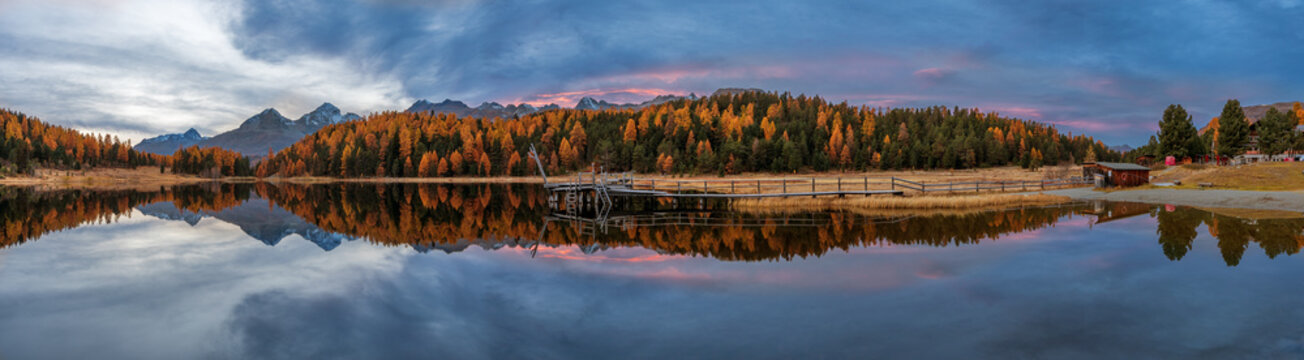 Sils im Engadin u&iacute;m Herbst in der Schweiz