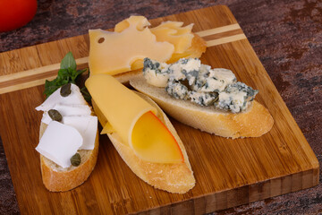 Bruschetta with various cheeses