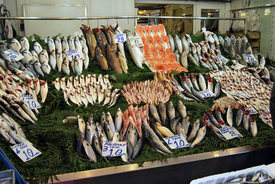 Clean fish are sold fresh at fish market, fresh various fish for sale