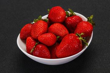 Sweet strawberry in the bowl