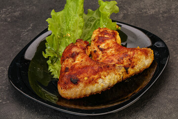 Roasted chicken wings with spices