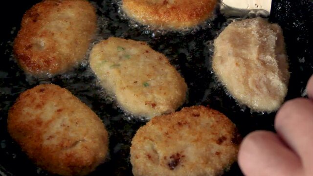 Meat cutlets cooking process