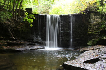 Obraz premium Plas Power waterfall