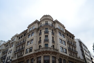 Fototapeta na wymiar Facade of apartments in the centre of Oviedo.