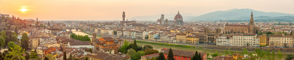 Fototapeta na wymiar Florence city downtown skyline cityscape of Italy