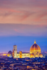Fototapeta na wymiar Duomo and Florence city downtown skyline cityscape of Italy