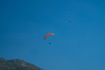 Fototapeta na wymiar paragliding, parachute, extreme sports, 