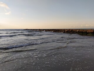 vistas de la playa de Valencia una ma&ntilde;ana de verano