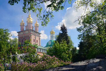 Fototapeta na wymiar St. John the Baptist church (Predtechenskaya church, 17th century) in Trinity Lavra (monastery) of St. Sergius. Sergiyev Posad, Moscow Oblast, Russia.