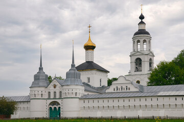 Fototapeta na wymiar Tolgsky convent of the Presentation of the Mother of God (Vvedensky monastery). Tolga village, Yaroslavl Oblast, Russia.