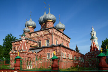 Fototapeta na wymiar Resurrection church (Voskreseniya na Debre church, 1652). Kostroma town, Kostroma Oblast, Russia.