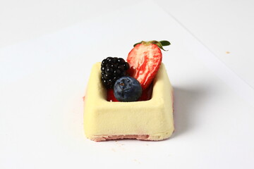 Petit fours