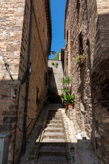Fototapeta na wymiar architecture in the alleys of the town of spello