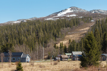 Höglekardalen hills: View of the ski slope in spring