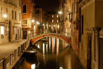 Obraz na płótnie Canvas Venice canals, characteristic view of the island, daytime, horizontal orientation