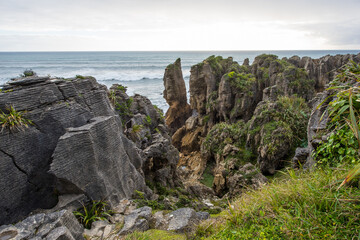 Fototapeta na wymiar Pancake Rocks in Punakaiki Neuseeland / Pancake Rocks at Punakaik New Zealand 