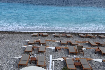 La plage de Nice, plage en galets le long de la mer M&eacute;diterran&eacute;e, ville de Nice, D&eacute;partement des Alpes Maritimes, France
