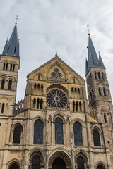 Fototapeta na wymiar Basilique Saint-Remi View in Reims, France