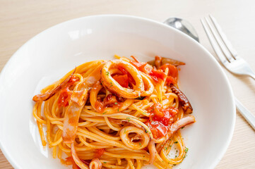イカのトマトソースパスタ
