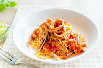 イカのトマトソースパスタ