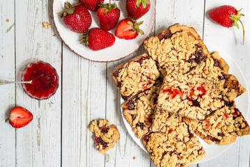 Strawberry shortbread, grated pie pieces