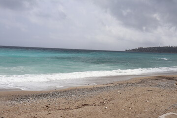 La plage de Menton, le long de la mer Méditerranée sur la côte d'Azur, ville de Menton, département des Alpes Maritimes, France