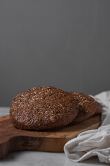 pan árabe hecho con harina integral y semillas