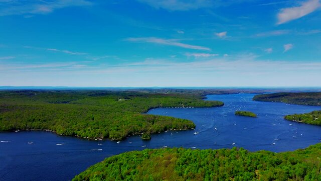 Boating on Lake Wallenpaupack In the Pocono Mountains in Pennsylvania 4K HDR 29.97p. ProRes 4444
