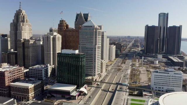 Great Aerial Flying Toward Sunny Detroit People Mover Below