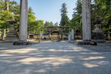 滋賀県、多賀大社の夏越しの大祓にくぐる茅の輪と境内風景です