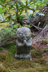 合掌するお地蔵様
