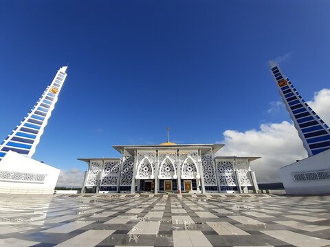 The beauty of the architecture of the floating mosque on Kendari