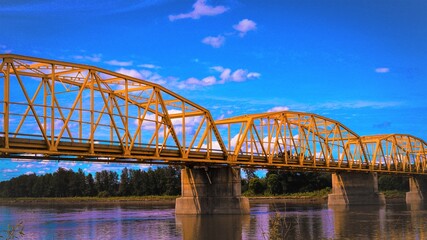 Obraz premium yellow bridge