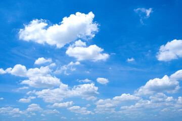 Fototapeta premium The image of the sky is bright sunlight and beautiful clouds.Natural concepts