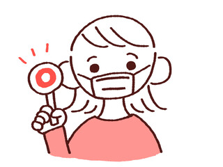 正解の札を持つマスク姿の若い女性