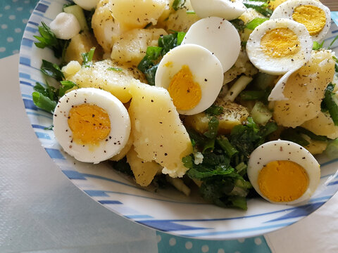 eggs potatoes boiles onions selery saland