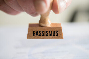 Ein Stempel Rassismus