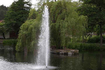 Fototapeta na wymiar Wasserspiele, Deich, Quelle, Springbrunnen, Cadolzburg