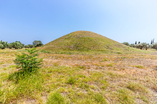Marathon tumuli or tumulus, the tomb that ancient Athenians built to honour goddess Athena for her help on defeating the Persians in Marathon Battle.