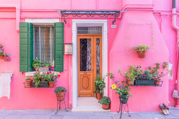 Fototapeta na wymiar Colorful houses in Burano Island near Venice, Italy