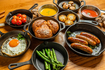 朝食セット　breakfast made from a cast iron frying pan